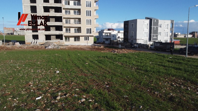 YILMAZ EMLAK'TAN GİRNE MAHALLESİNDE SATILIK 686 m² KÖŞEBAŞI ARSA