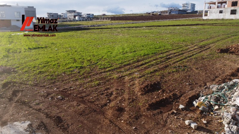YILMAZ EMLAK'TAN GİRNE MAHALLESİNDE SATILIK 686 m² KÖŞEBAŞI ARSA