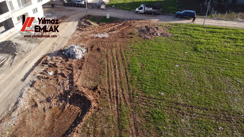 YILMAZ EMLAK'TAN GİRNE MAHALLESİNDE SATILIK 686 m² KÖŞEBAŞI ARSA