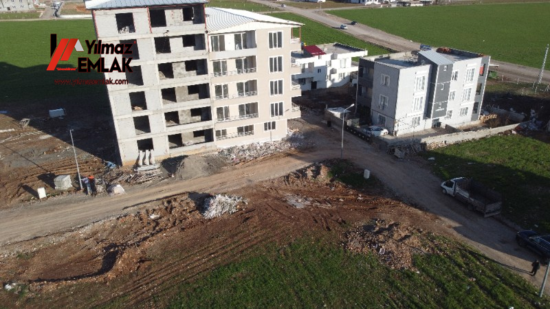 YILMAZ EMLAK'TAN GİRNE MAHALLESİNDE SATILIK 686 m² KÖŞEBAŞI ARSA