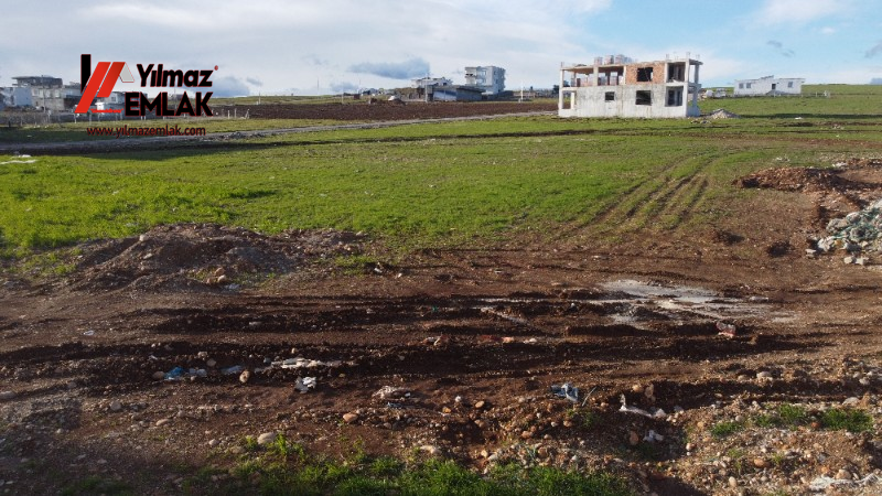 YILMAZ EMLAK'TAN GİRNE MAHALLESİNDE SATILIK 686 m² KÖŞEBAŞI ARSA