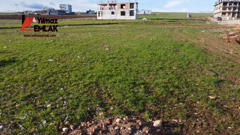 YILMAZ EMLAK'TAN GİRNE MAHALLESİNDE SATILIK 686 m² KÖŞEBAŞI ARSA