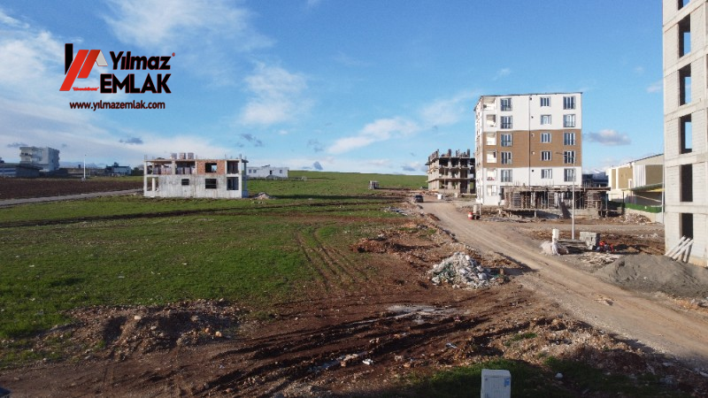 YILMAZ EMLAK'TAN GİRNE MAHALLESİNDE SATILIK 686 m² KÖŞEBAŞI ARSA