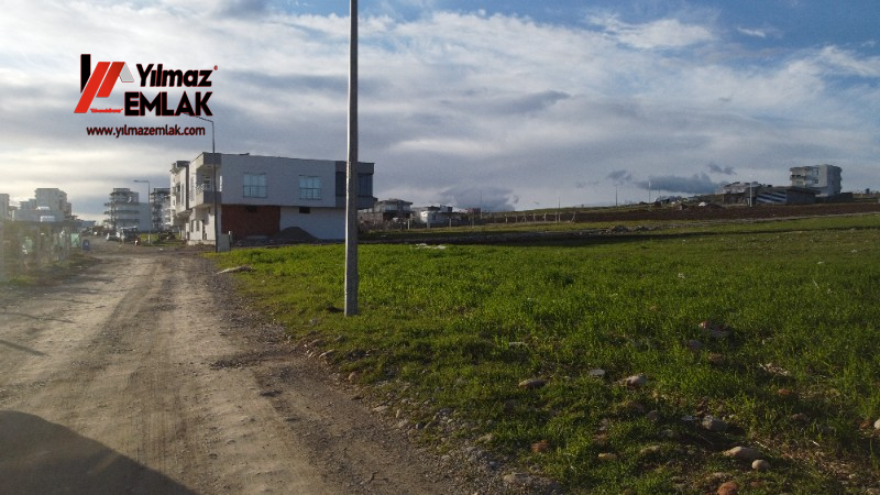 YILMAZ EMLAK'TAN GİRNE MAHALLESİNDE SATILIK 686 m² KÖŞEBAŞI ARSA