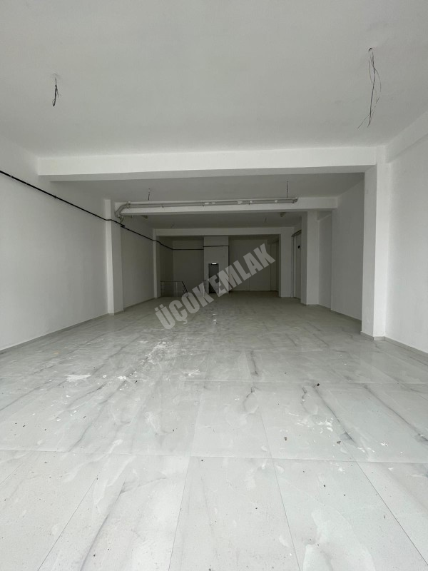 AFYON ÜÇOK EMLAKTAN SELÇUKLU MAH 100M² İŞLEK BÖLGEDE KİRALIK DÜKKAN 