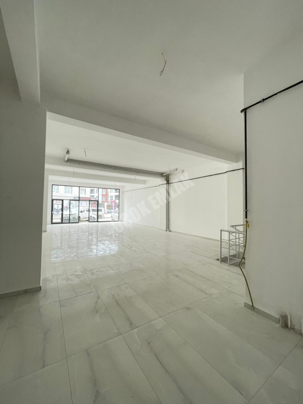 AFYON ÜÇOK EMLAKTAN SELÇUKLU MAH 100M² İŞLEK BÖLGEDE KİRALIK DÜKKAN 