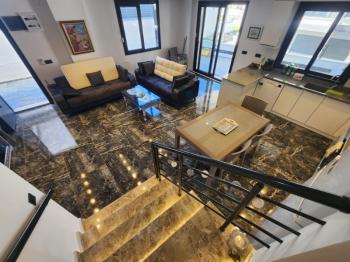 HİSAR MAHALLESİNDE OTOPARKLI | TERASLI | GÜNEYBATI CEPHELİ 3+1 VİLLA