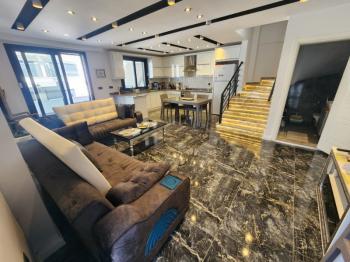 HİSAR MAHALLESİNDE OTOPARKLI | TERASLI | GÜNEYBATI CEPHELİ 3+1 VİLLA