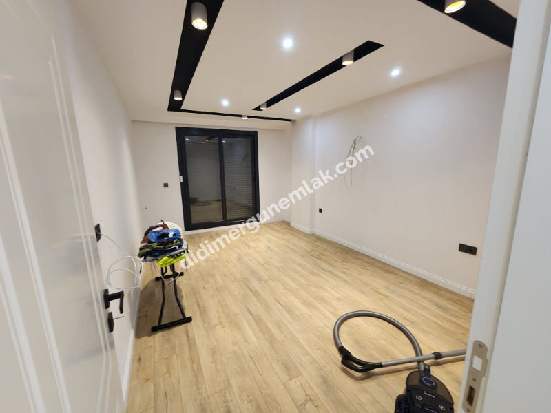 HİSAR MAHALLESİNDE OTOPARKLI | TERASLI | GÜNEYBATI CEPHELİ 3+1 VİLLA