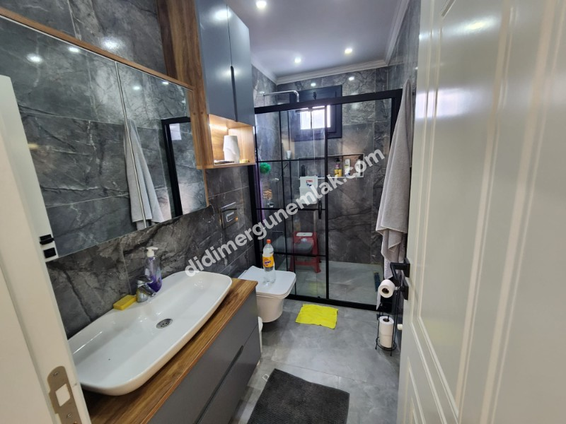 HİSAR MAHALLESİNDE OTOPARKLI | TERASLI | GÜNEYBATI CEPHELİ 3+1 VİLLA