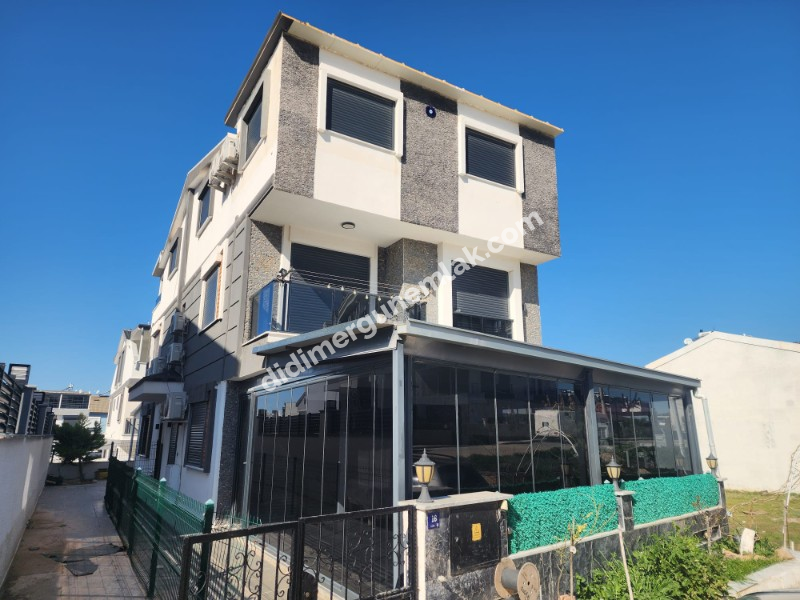 HİSAR MAHALLESİNDE OTOPARKLI | TERASLI | GÜNEYBATI CEPHELİ 3+1 VİLLA