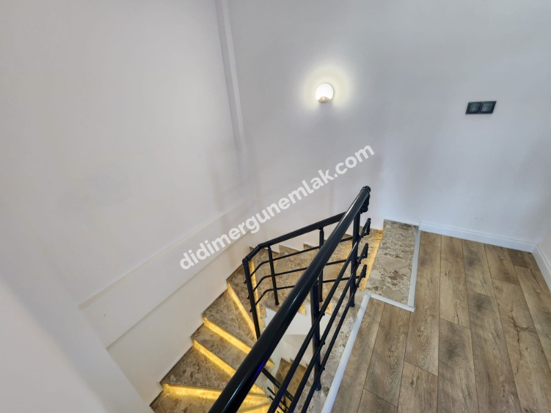 HİSAR MAHALLESİNDE OTOPARKLI | TERASLI | GÜNEYBATI CEPHELİ 3+1 VİLLA