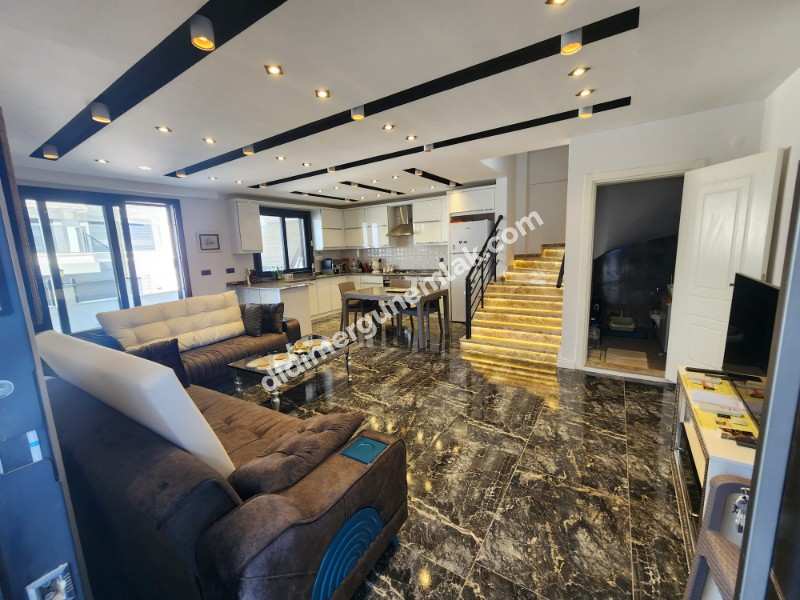 HİSAR MAHALLESİNDE OTOPARKLI | TERASLI | GÜNEYBATI CEPHELİ 3+1 VİLLA