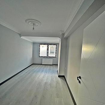 ÖRNEK MAHALLESİNDE MERKEZİ KONUMDA SIFIR 2+1 