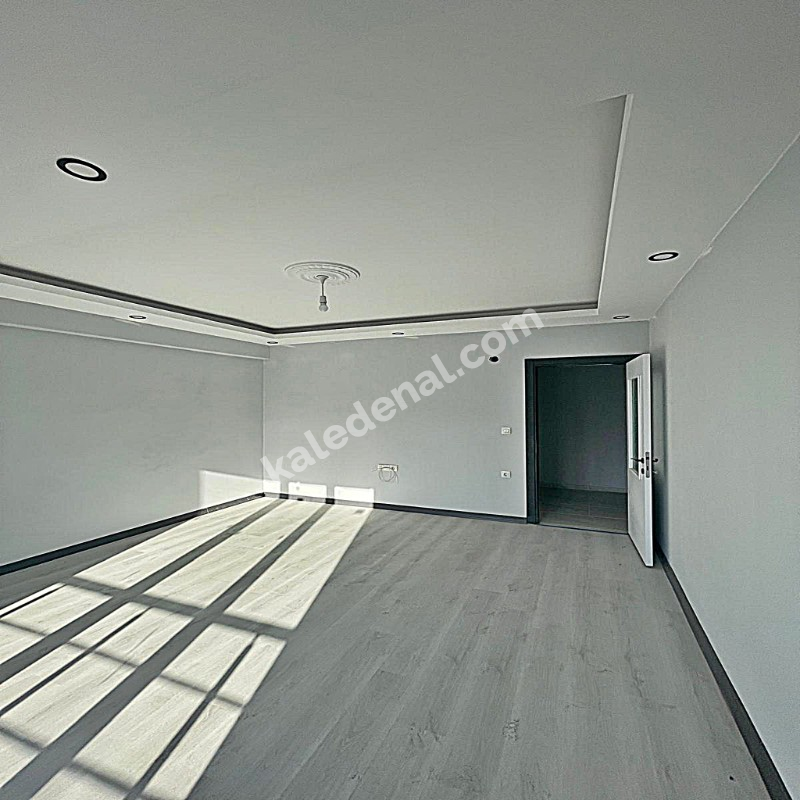 ÖRNEK MAHALLESİNDE MERKEZİ KONUMDA SIFIR 2+1 