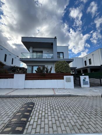 Edremit Bölgesi Elit Konumda Satılık Villa