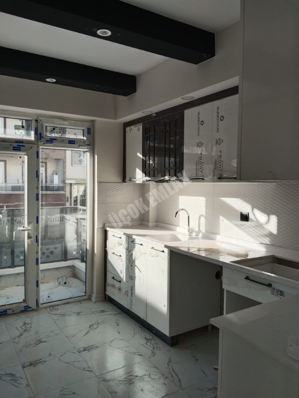 AFYON ÜÇOK EMLAKTAN FATİH MAH SIFIR GENİŞ 3+1 105M² SATILIK DAİRELER 