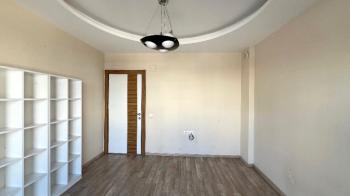 Elmas’tan Akdeniz Mh’de Zeytinli Cd Üzerinde Geniş Ferah 4+1