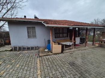 Güvenay - Çorum  Kale Mahellesi İçeri Dere Bağları Evli Satılık Bağ - Bahçe