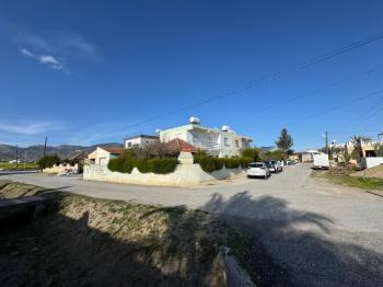 CİHANGİR'DE BAHÇELİ SATILIK İKİZ MÜSTAKİL  EV 