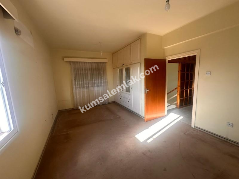 CİHANGİR'DE BAHÇELİ SATILIK İKİZ MÜSTAKİL  EV 