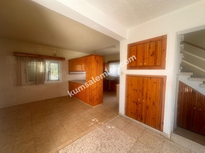 CİHANGİR'DE BAHÇELİ SATILIK İKİZ MÜSTAKİL  EV 