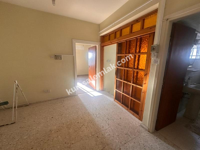 CİHANGİR'DE BAHÇELİ SATILIK İKİZ MÜSTAKİL  EV 