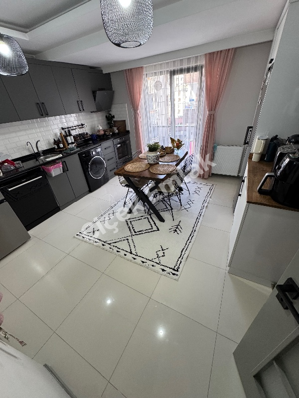 Çırçır'da Metro'ya 4 Dk 130 m2 Süper Lüks Daire Arakat Asansörlü Yeni Bina