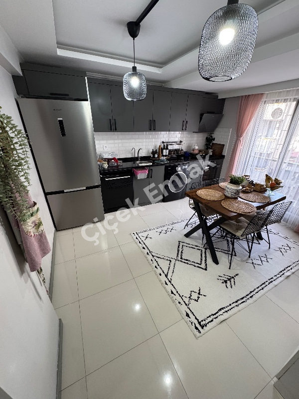 Çırçır'da Metro'ya 4 Dk 130 m2 Süper Lüks Daire Arakat Asansörlü Yeni Bina