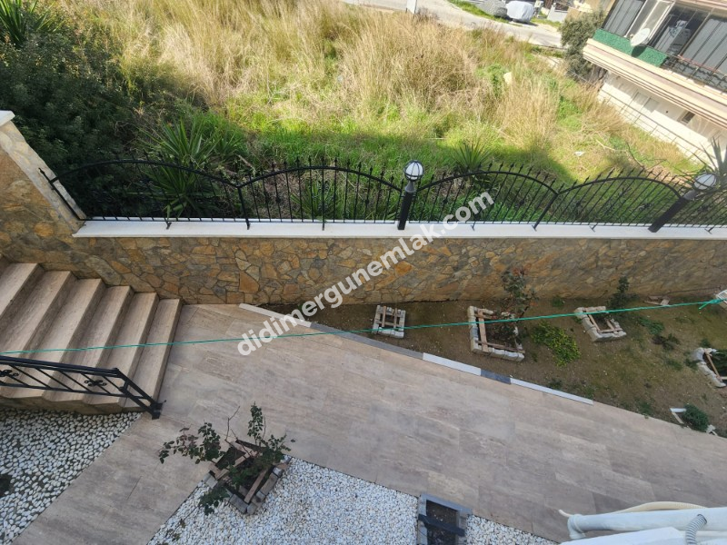 DİDİM HİSAR MAHALLESİ' NDE HAVUZLU SİTE İÇERİSİNDE 1+1 SATILIK DAİRE