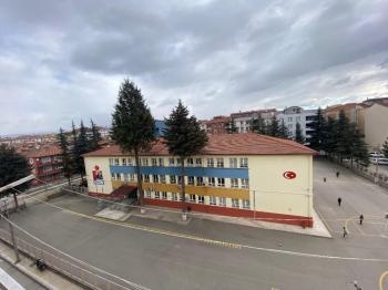 GÜVENAY - ÇORUM ULUKAVAK MAH. CUMHURİYET ORTAOKULU YANINDA 3+1 SATILIK DAİRE