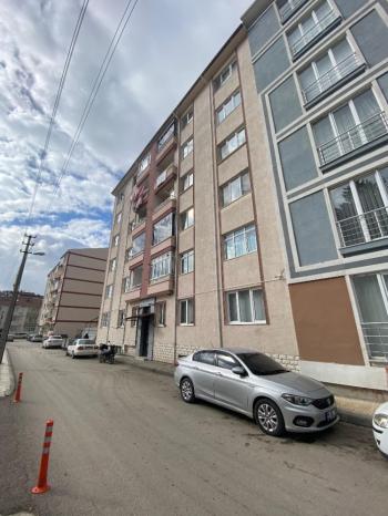 GÜVENAY - ÇORUM ULUKAVAK MAH. CUMHURİYET ORTAOKULU YANINDA 3+1 SATILIK DAİRE