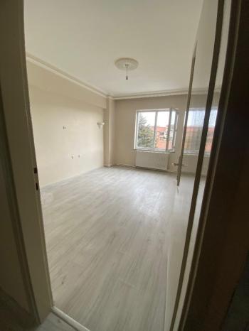 GÜVENAY - ÇORUM ULUKAVAK MAH. CUMHURİYET ORTAOKULU YANINDA 3+1 SATILIK DAİRE