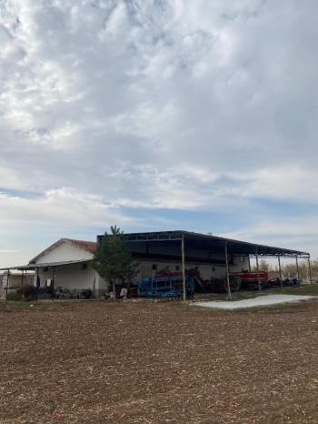 Çorum Alaca’da Ruhsatlı Eksiksiz Hazır Besi Çiftliği