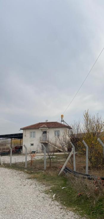 Çorum Alaca’da Ruhsatlı Eksiksiz Hazır Besi Çiftliği