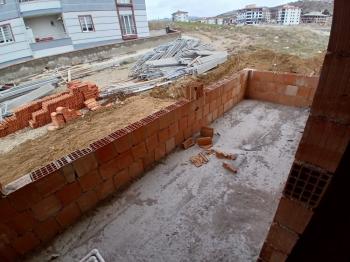 GÜVENAY - ÇORUM BAHÇELİEVLER MAH.YAVRUTURNA ORTAOKULU CİVARI SATILIK 3+0 DAİRE