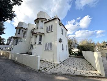 Kıbrıs Girne Karaoğlanoğlu Old Creek Villa Sitesi Satılık 4+1 Eşyalı İkiz Villa