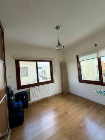 Lefkoşa Hamitköy'de Türk Tapulu 4 Yatak Odalı Müstakil Bahçeli Satılık Villa