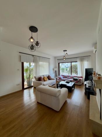 Lefkoşa Hamitköy'de Türk Tapulu 4 Yatak Odalı Müstakil Bahçeli Satılık Villa