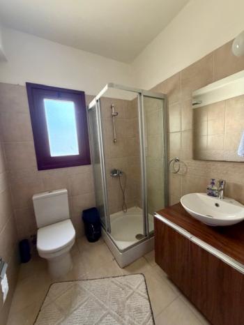 Lefkoşa Hamitköy'de Türk Tapulu 4 Yatak Odalı Müstakil Bahçeli Satılık Villa