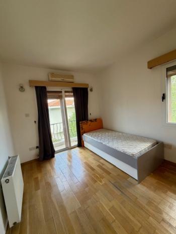 Girne Ciglos Bölgesinde Türk Tapulu, Özel Yüzme Havuzlu, 3+1 Satılık Villa