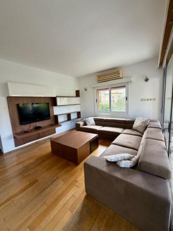 Girne Ciglos Bölgesinde Türk Tapulu, Özel Yüzme Havuzlu, 3+1 Satılık Villa