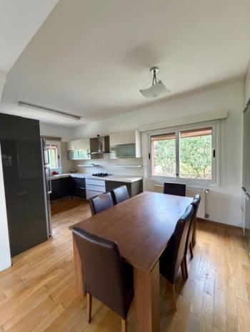 Girne Ciglos Bölgesinde Türk Tapulu, Özel Yüzme Havuzlu, 3+1 Satılık Villa