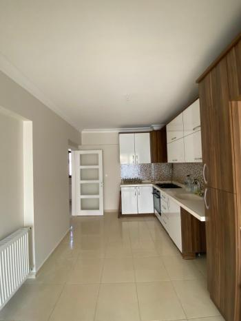 ARTI'DAN ÖZLÜCE'NİN MERKEZİNDE SATILIK HAVUZLU 3+1 DAİRE
