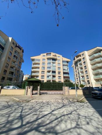 ARTI'DAN ÖZLÜCE'NİN MERKEZİNDE SATILIK HAVUZLU 3+1 DAİRE