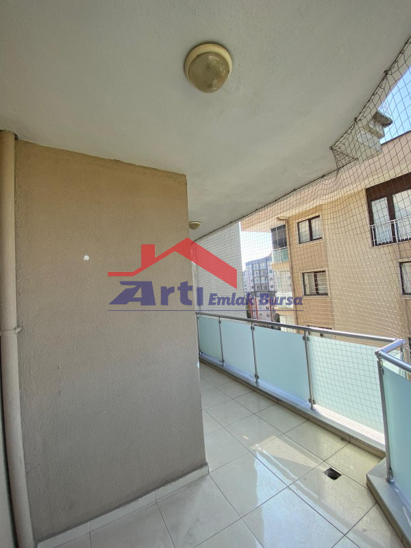 ARTI'DAN ÖZLÜCE'NİN MERKEZİNDE SATILIK HAVUZLU 3+1 DAİRE