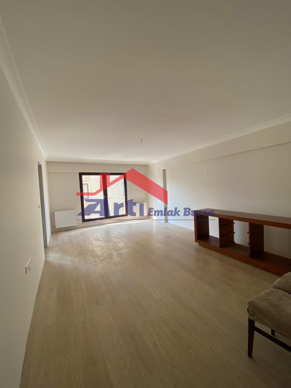 ARTI'DAN ÖZLÜCE'NİN MERKEZİNDE SATILIK HAVUZLU 3+1 DAİRE