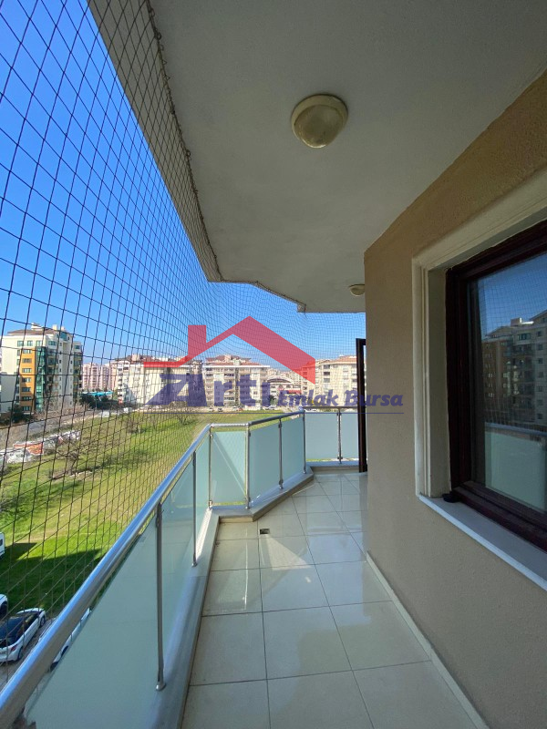 ARTI'DAN ÖZLÜCE'NİN MERKEZİNDE SATILIK HAVUZLU 3+1 DAİRE