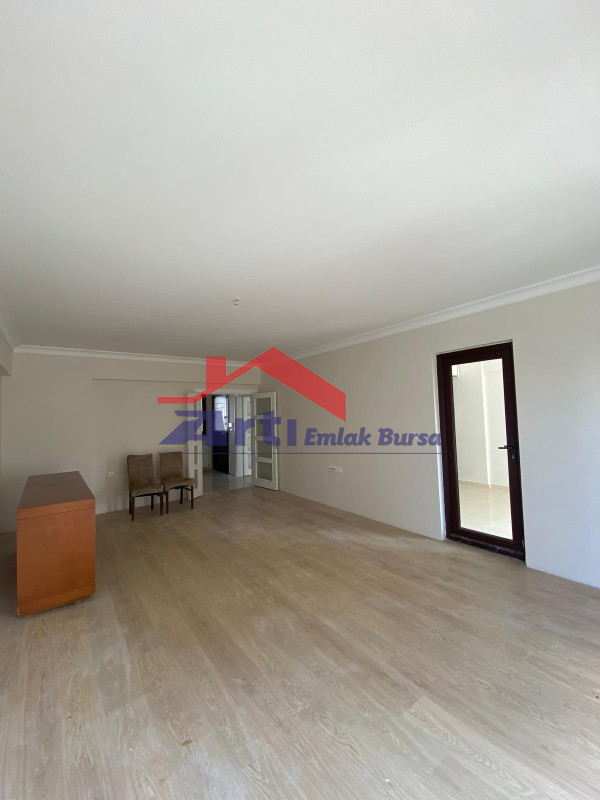 ARTI'DAN ÖZLÜCE'NİN MERKEZİNDE SATILIK HAVUZLU 3+1 DAİRE