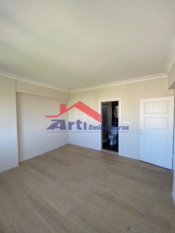 ARTI'DAN ÖZLÜCE'NİN MERKEZİNDE SATILIK HAVUZLU 3+1 DAİRE